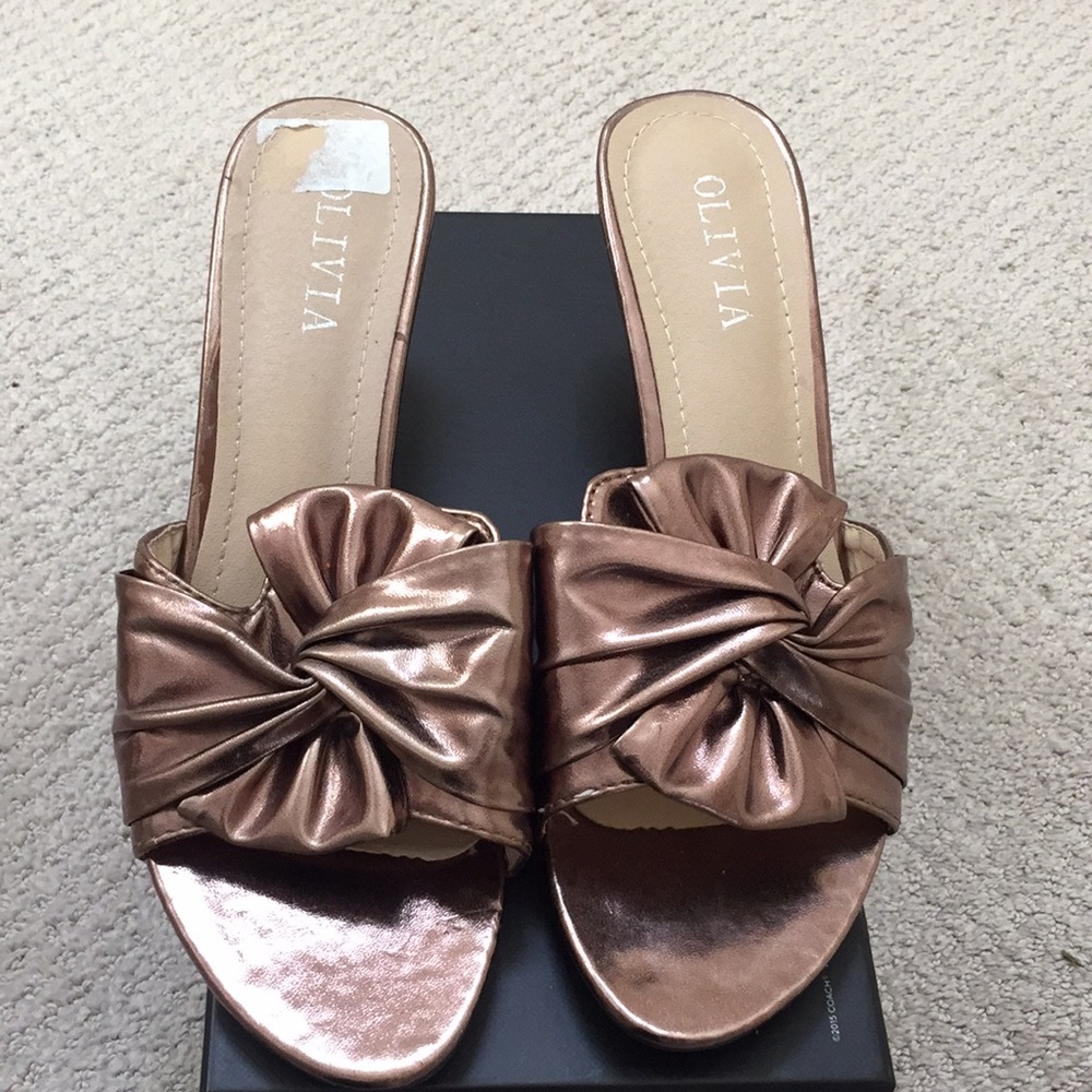 ✨✨brand new dull golden,golden brown Eid  sandals✨